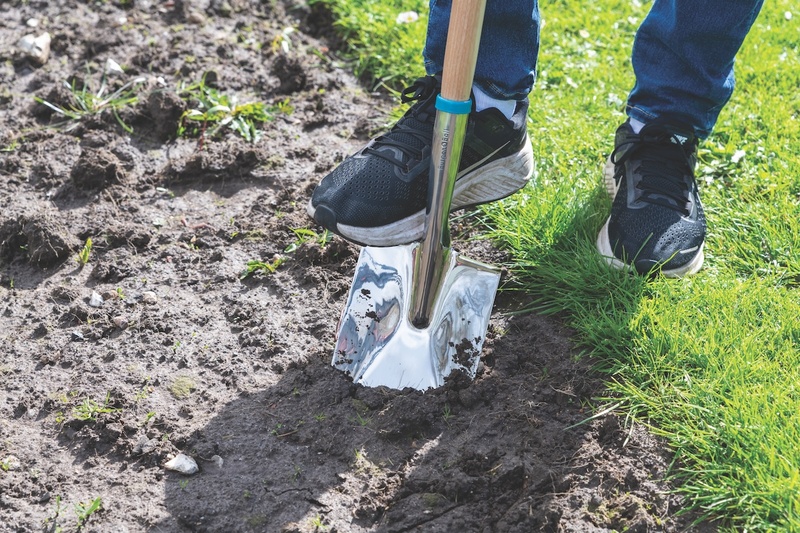 [GFA/DSRHS] Growing Gardeners Digging Spade