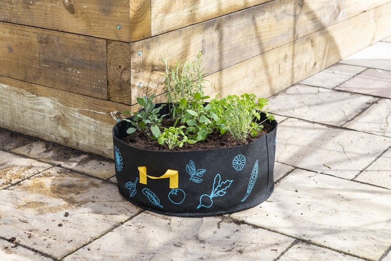 [GFA/OPLALGRHS] Growing Gardeners Outdoor Planter Large